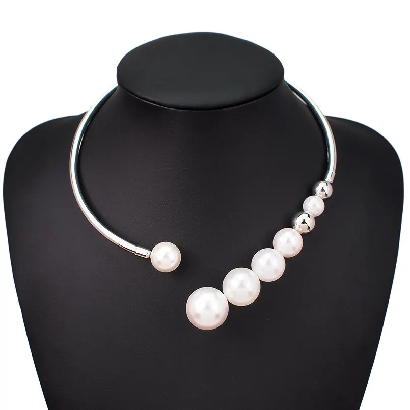 COLLIER CHOKER A PERLES MANILAI™