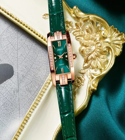 MONTRE DE LUXE FEMME™ – CADRAN CARRE ROSE OR
